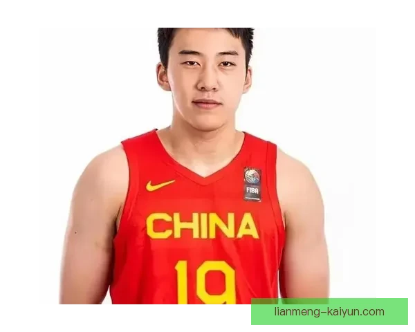 中国男篮夺得亚洲杯冠军,年轻球员表现引发球迷热议 中国男篮夺得亚洲杯冠军,年轻球员表现引发球迷热议